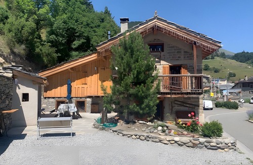 Termignon Ski Chalet | Chalet 'Saint Roch' with Mountain View, Private Terrace and Wi-Fi