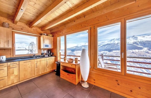 Heremence Ski Chalet | Chalet, sauna, terrace, balcony, fireplace or stove, parking, tv, ski locker, 200m², Thyon