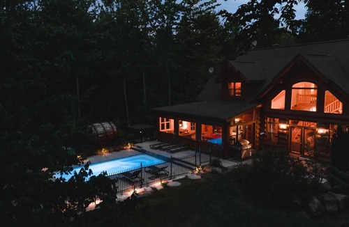 Fiddler Lake Resort Ski Chalet | Chalet Silver Fox at Fiddler Lake, Spa & private swimming pool