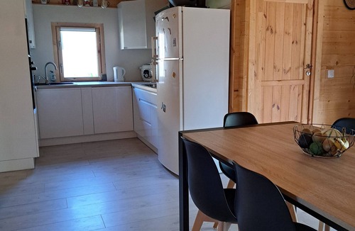 Marcilly-sur-Eure Ski Chalet | Chalet Spacieux au Cœur D'un Domaine