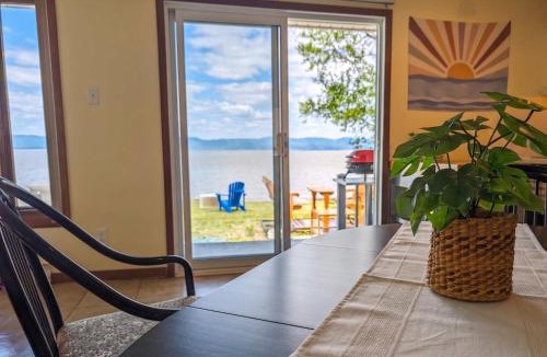 Cap-Saint-Ignace Ski Chalet | Chalet Studio #1 Waterfront with Spa Fireplace & Wifi