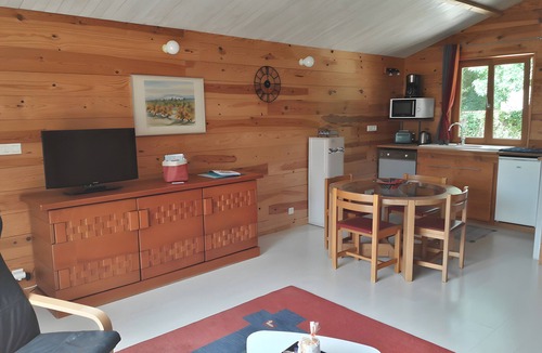 Bouhet Cottage | Chalet Studio "l'Athome" – Peaceful Retreat Surrounded by Nature