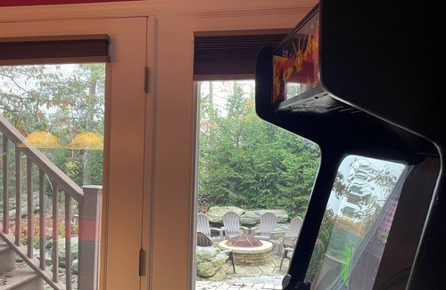 Sybertsville Ski Chalet | Chalet style 3-bedroom with WiFi, AC in tranquil Hazleton.