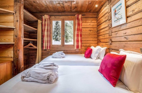 La Perriere Ski Chalet | Chalet, terrace, fireplace or stove, parking, tv, ski locker, 100m², La Tania