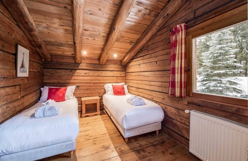 La Perriere Ski Chalet | Chalet, terrace, fireplace or stove, parking, tv, ski locker, 100m², La Tania