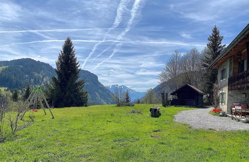 Les Gets Ski Chalet | Chalet typical Savoyard farmhouse in the countryside, family holidays and friends