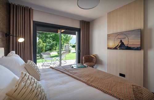 Val-de-Chaise Ski Chalet | Chalet Tyron - The Alps at all season in a rural setting - OVO Network