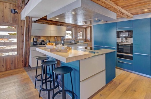 La Clusaz Ski Chalet | Chalet, view panoramic, swimming pool, terrace, balcony, fireplace or stove, parking, tv, 375m²