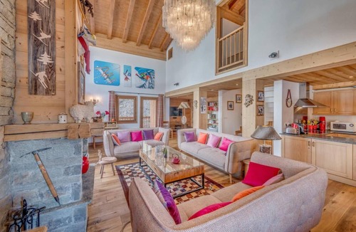 Les Brevieres Ski Chalet | Chalet, view ski slopes, sauna, terrace, balcony, fireplace or stove, tv, ski locker, 180m², Tignes