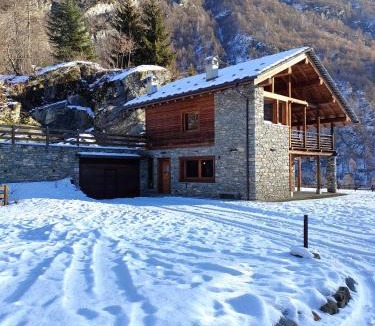 Campertogno Ski Chalet | Chalet Walser immerso in una proprietà privata di 3000mq