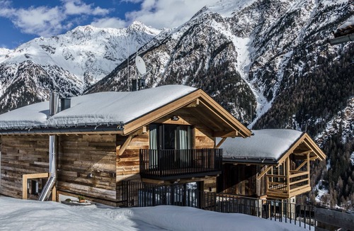 Soelden Ski Chalet | Chalet White Diamond with its own sauna, ski in and ski out