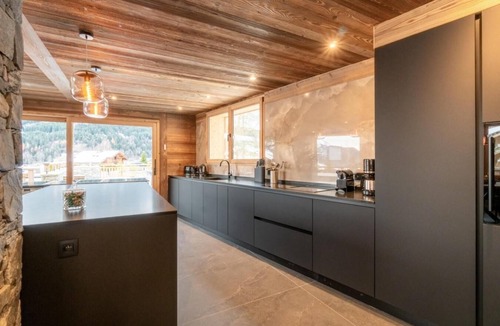Les Gets Ski Chalet | Chalet, wifi, Ground floor, sauna, balcony, parking, tv, ski locker, 270m², Les Gets