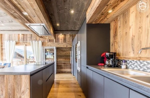 Les Gets Ski Chalet | Chalet, wifi, view mountain, terrace, parking, tv, ski locker, 220m², Les Gets