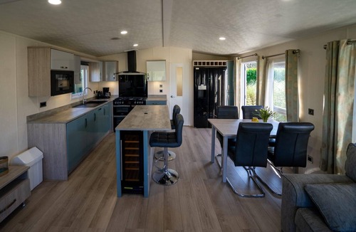 Hellevoetsluis House | Chalet with 2 bedrooms and a dishwasher