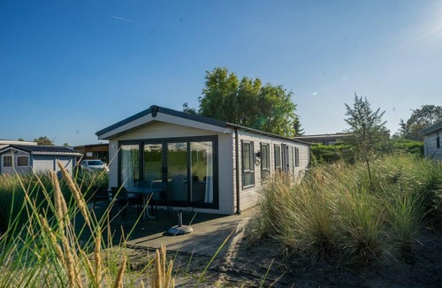 Hellevoetsluis House | Chalet with 2 bedrooms and a dishwasher