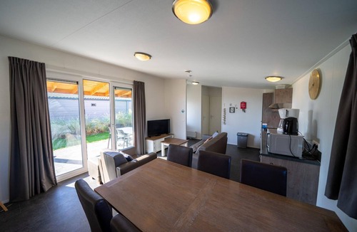 Hellevoetsluis House | Chalet with 3 bedrooms and dishwasher