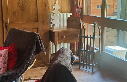 Champery Ski Chalet | Chalet with all comforts - 4 bedrooms/3 bathrooms for 10 people - Shuttle service nearby
