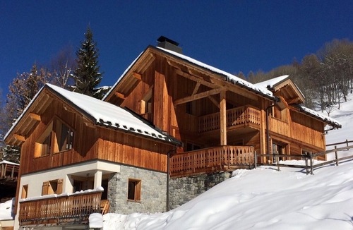 Valloire Ski Chalet | Chalet with nice view, garden and hot tub. Ideal for skiing and cycling!