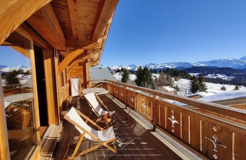 Le Praz de Lys Ski Chalet | Chalet with panoramic Mont-Blanc view in Le Praz-de-Lys - Sleeps 8 to 12