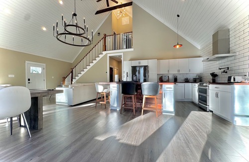 Gouldsboro Ski Chalet | Chalet with year round heated pool, sauna, jacuzzi and a Fully fenced in yard