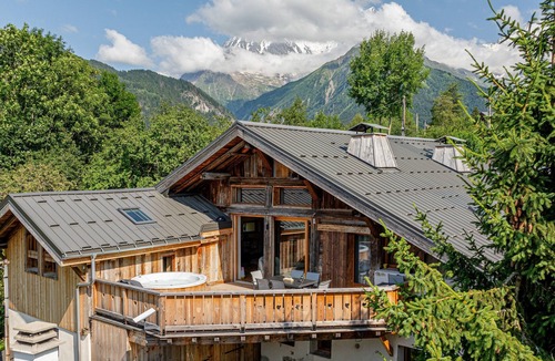 Saint-Nicolas-de-Veroce Ski Chalet | ChaletCelestin luxury chalet & spa in front of Mont-Blanc - 5min from chair lift