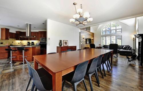 Stoneham Ski Chalet | Chalets Alpins - 52 Chemin des Skieurs