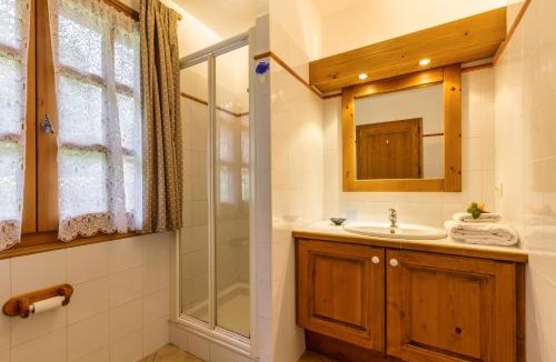 Chamonix-Mont-Blanc Apartment | Chalets d'Henri 67 - Happy Rentals