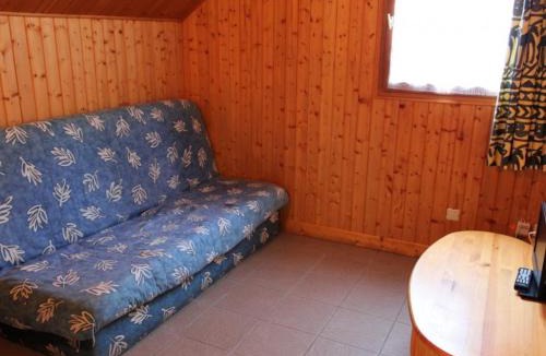 Mesples House | Chalets indépendants avec terrasse et jeux pour enfants à Mesples - FR-1-489-401