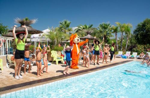 Roquebrune-sur-Argens Other | Chalets met buitenkeuken op Camping Leï Suves - JoyCasa