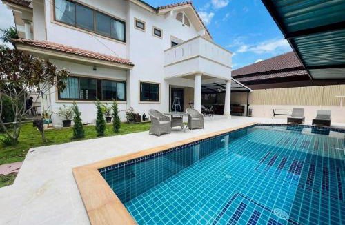 Chalong Villa | Chalong V pool villa