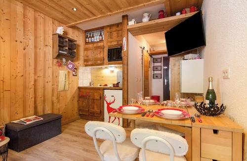 Chamonix City Centre Apartment | Cham Sud La Mondeuse Cosy Duplex Mountain style for 4, Chamonix, France