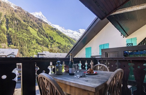 Chamonix City Centre Apartment | Cham Sud La Mondeuse Cosy Duplex Mountain style for 4, Chamonix, France