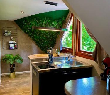 Gesves House | Chambre avec jacuzzi ou Chalets dans les bois