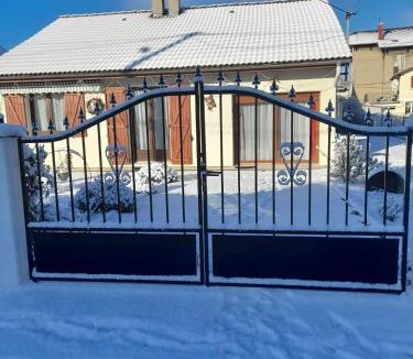 Champagnole Bed & Breakfast | Chambre chez Danuta