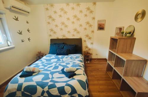 Saint-Louis Hostel | Chambre climatisée cosy Auberge du Manala Hôtel 24-24