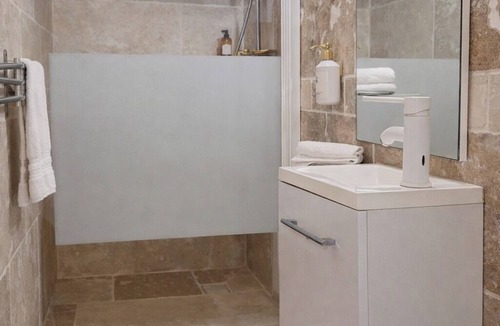 Bellechaume Bed & Breakfast | Chambre Coco