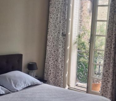 Dourdan Bed & Breakfast | Chambre d'hôte du Château