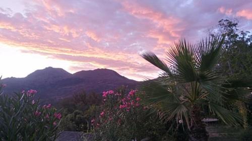 Alando Bed & Breakfast | Chambre d'hôtes couvent d'Alando