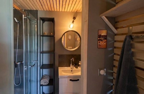 Saint-Cernin-de-Larche Bed & Breakfast | Chambre D'hôtes Familiale sur le Causse Corrézien. Calme Assuré. Tarif Pour 2