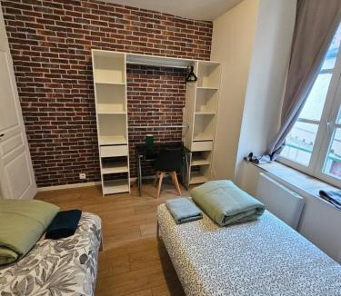Montlucon House | Chambre dans appartement Centre ville de Montluçon 15 min à pieds de la gare