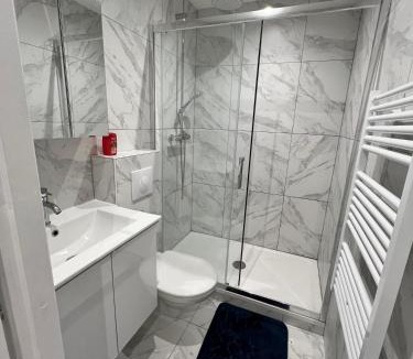 Ormesson-sur-Marne House | Chambre dans un appartement