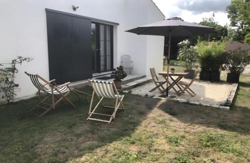 Bourcefranc-le-Chapus Bed & Breakfast | Chambre De Lucie