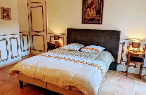 Salles-Arbuissonnas-en-Beaujolais House | Chambre du Champrenard