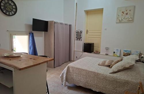Saint-Martin-de-Castillon Bed & Breakfast | Chambre d'Hôte du Jas