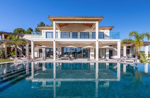 Plaissan Bed & Breakfast | Chambre "La Garden" - Heated pool & SPA