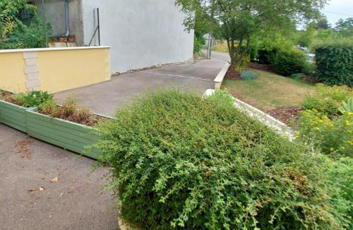 Euville Bed & Breakfast | Chambre paisible climatisée-Petit déjeuner inclus
