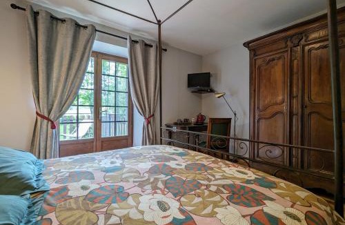 Saint-Romain-Lachalm Bed & Breakfast | Chambre Rose of tralee, Domaine de Canard