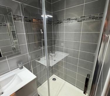 Montauban House | Chambre Thea