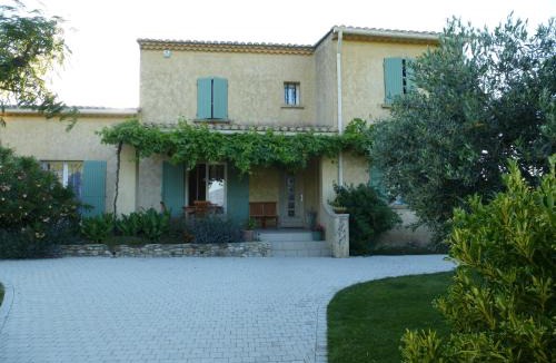 Buisson Bed & Breakfast | CHAMBRES D'HÔTES CLIMATISÉES avec CUISINE d'ÉTÉ "VILLA GOUR du PEYROL"