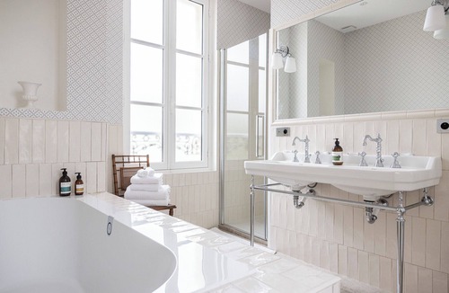 Le Pian-Medoc Bed & Breakfast | Chambres D'hôtes Dans un Château Exceptionnel du Xvie au Cœur de la Nature